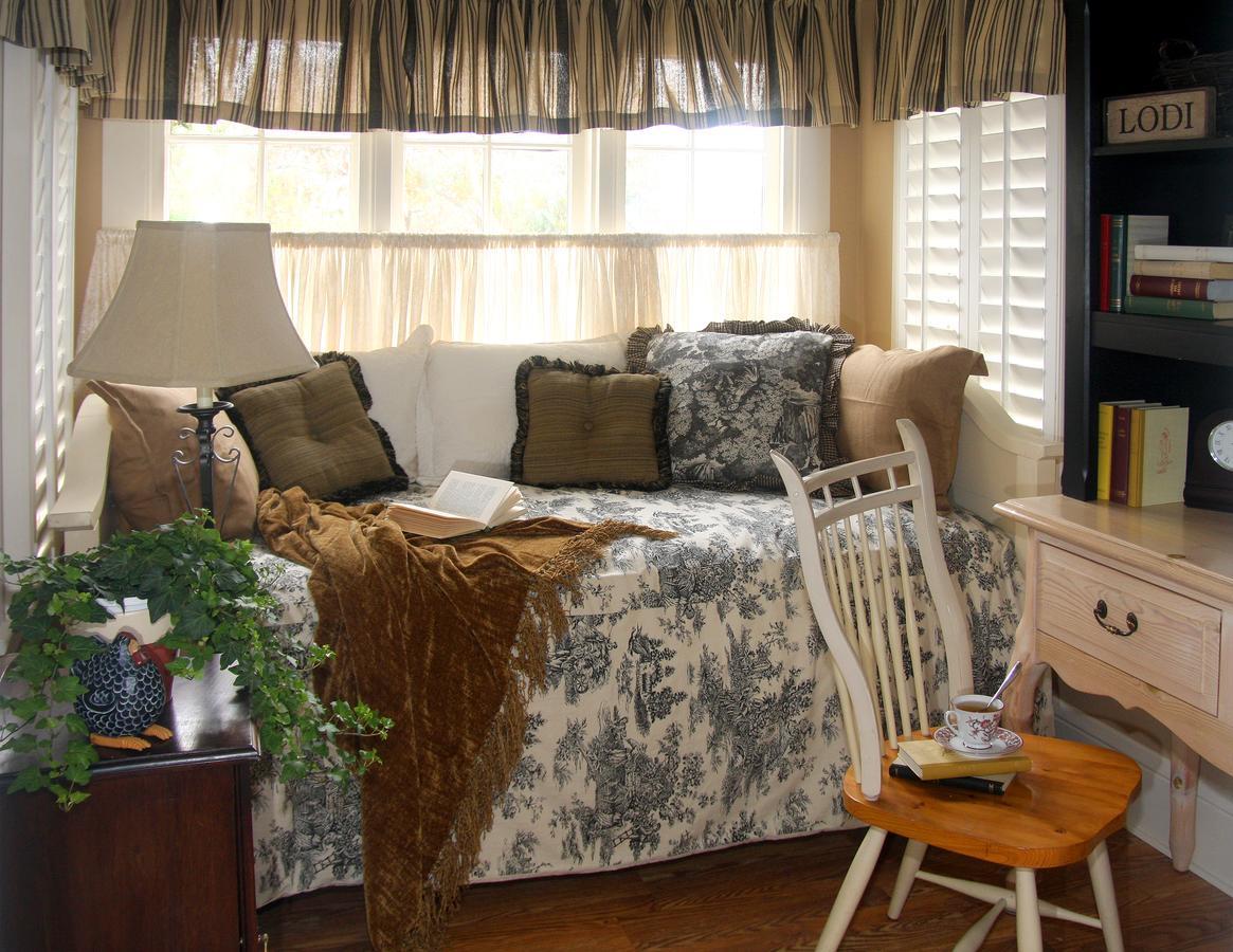 Cottage On Armstrong Lodi Luaran gambar