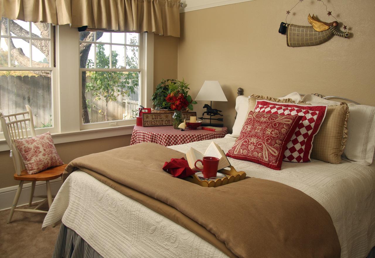 Cottage On Armstrong Lodi Luaran gambar