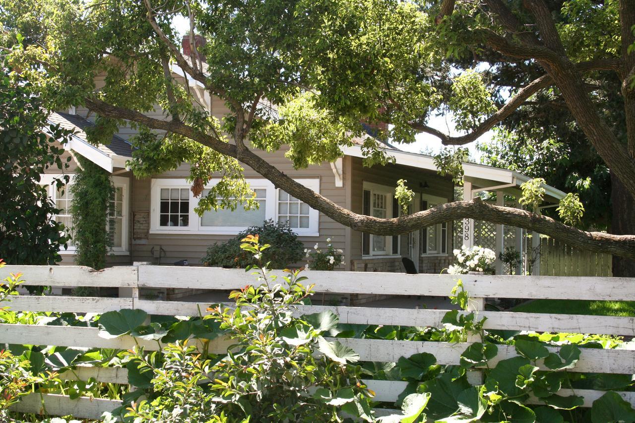 Cottage On Armstrong Lodi Luaran gambar