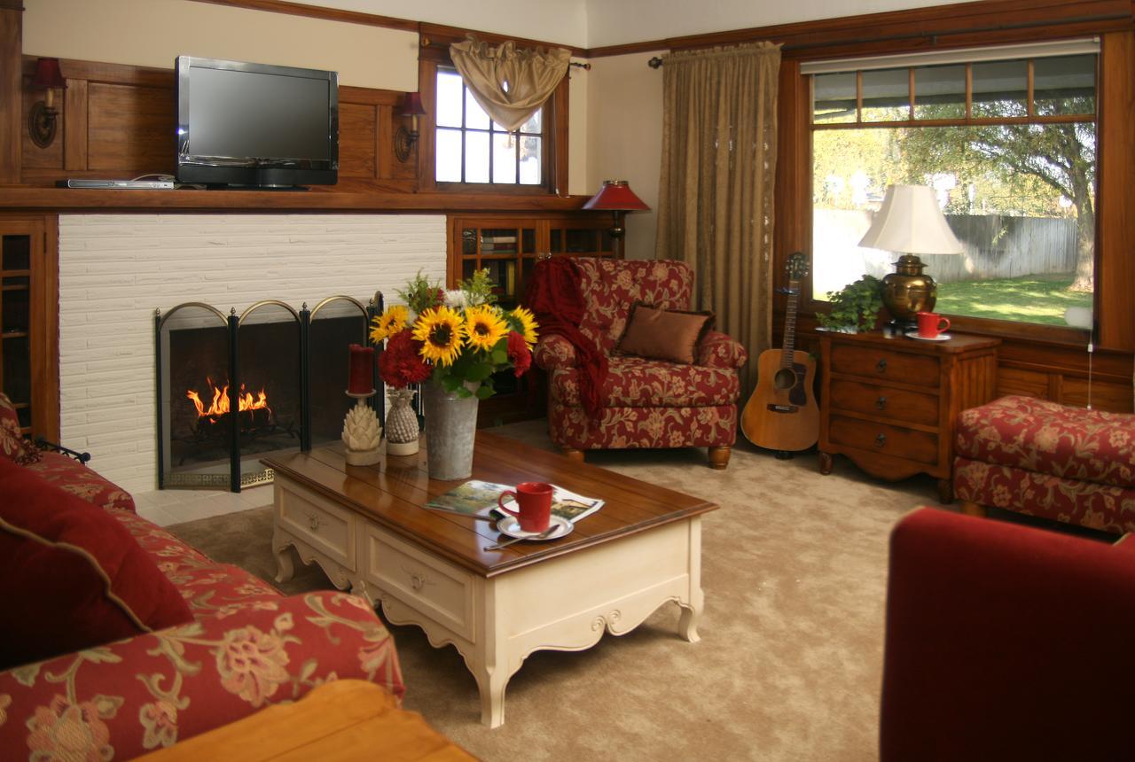 Cottage On Armstrong Lodi Luaran gambar